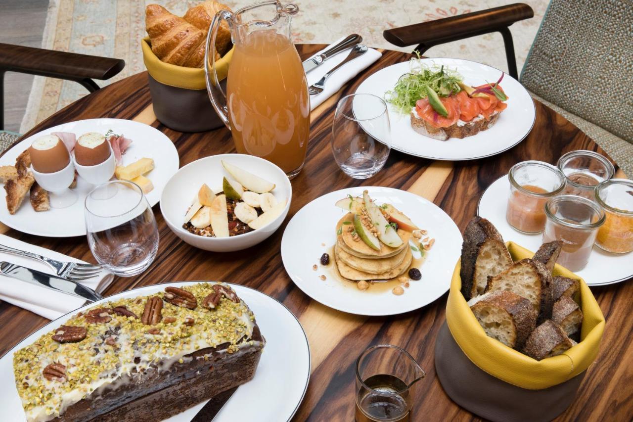 Maison Breguet Paříž Exteriér fotografie A selection of dishes at the restaurant