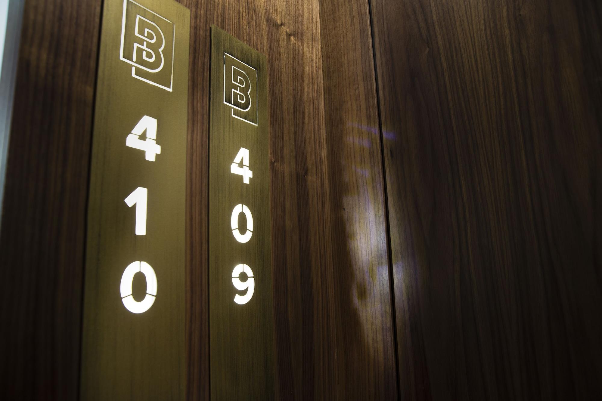 Maison Breguet Paříž Exteriér fotografie Elevator buttons